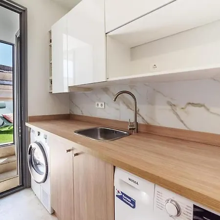 Bs Brand New Triplex Private Terrace Downtown Parking Sevilla
