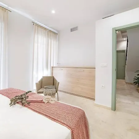 Bs Brand New Triplex Private Terrace Downtown Parking *