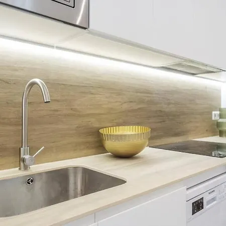 Bs Brand New Triplex Private Terrace Downtown Parking